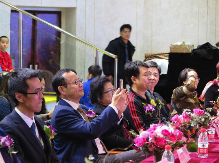 音乐之声暖寒冬 凯发k8乐器捐赠爱心行动走进中国儿童中心艺术宫