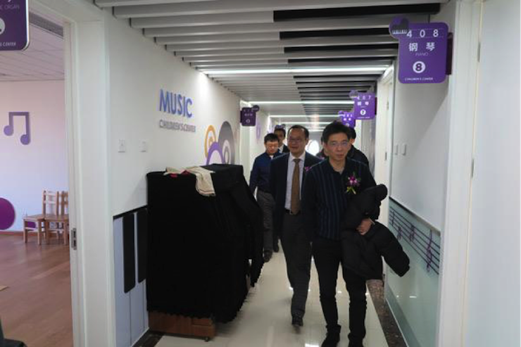 音乐之声暖寒冬 凯发k8乐器捐赠爱心行动走进中国儿童中心艺术宫