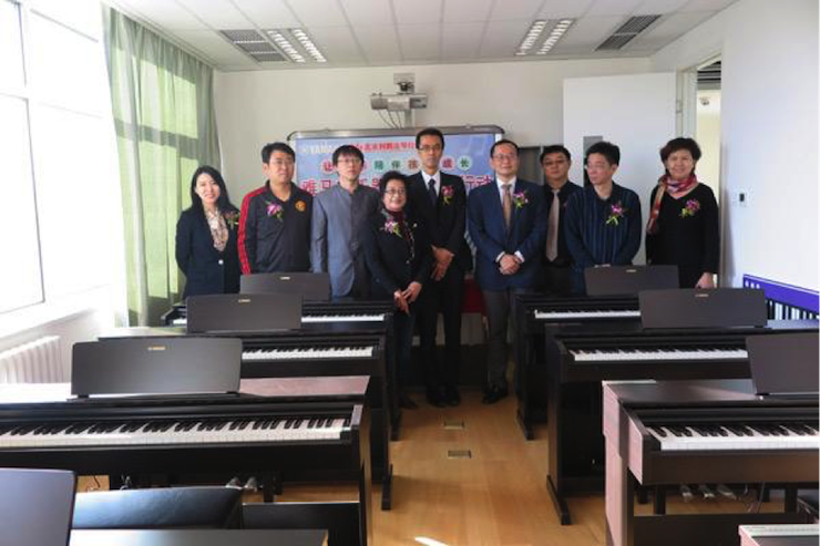 音乐之声暖寒冬 凯发k8乐器捐赠爱心行动走进中国儿童中心艺术宫