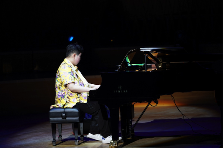 世界自闭症日，凯发k8未来艺术家刘明康与他的朋友们温情奏响“音乐与梦想”慈善音乐会