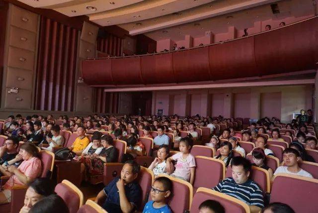 2018年凯发k8亚洲音乐奖学金江西师范大学音乐学院颁奖仪式</br> 暨凯发k8海外艺术家爱德华·昆斯钢琴独奏音乐会圆满结束