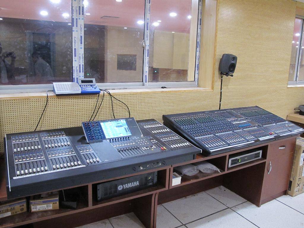 广东省委新礼堂（珠岛会堂）——M7CL、LS9数字调音台运用于大会堂及各会议厅扩声