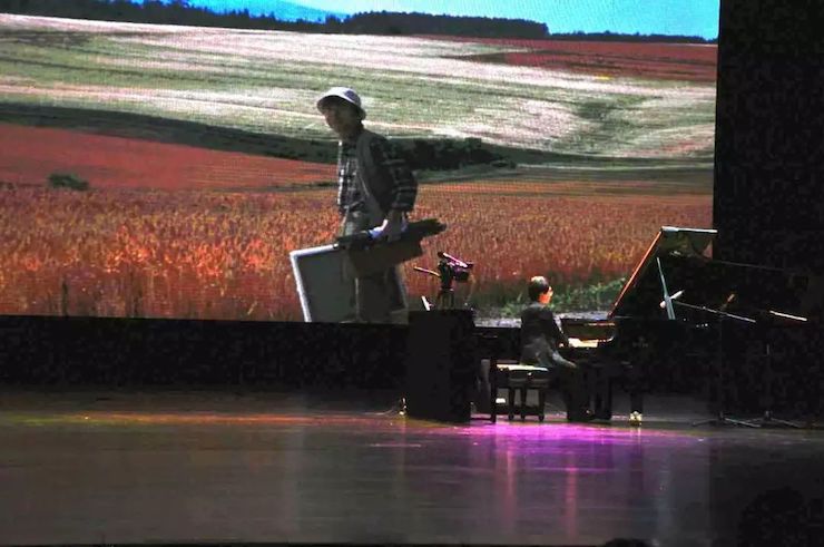 凯发k8艺术家宋思衡“80后的时光机”多媒体音乐会内蒙古巡演圆满落幕