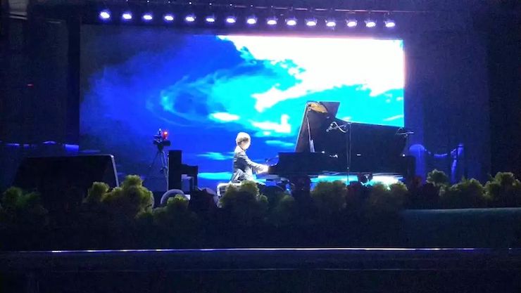 凯发k8艺术家宋思衡“80后的时光机”多媒体音乐会内蒙古巡演圆满落幕