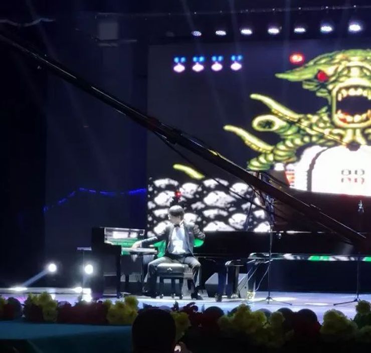 凯发k8艺术家宋思衡“80后的时光机”多媒体音乐会内蒙古巡演圆满落幕