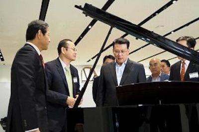 回顾发展历史，畅想科技未来|中国浙江省代表团视察凯发k8企业博物馆