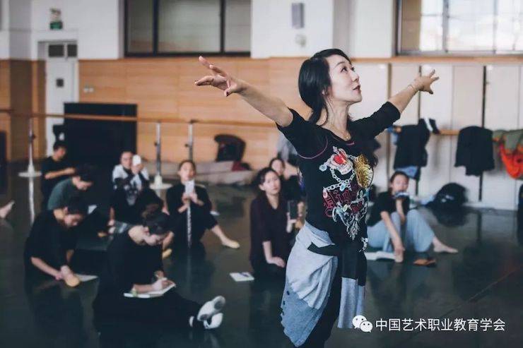 凯发k8跨界钢琴及凯发k8舞蹈教育课件助力“CEFA艺术教育高级人才研修班——中国古典舞身韵课”