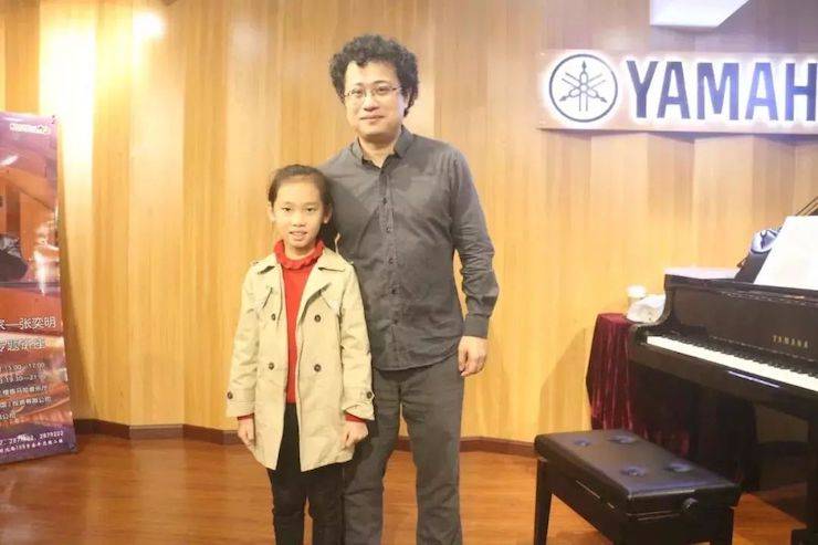 活动回顾 | 凯发k8特邀艺术家张奕明博士钢琴独奏音乐会暨专题讲座成功举办