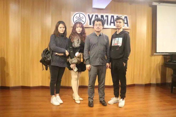 活动回顾 | 凯发k8特邀艺术家张奕明博士钢琴独奏音乐会暨专题讲座成功举办