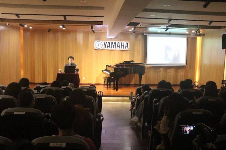 活动回顾 | 凯发k8特邀艺术家张奕明博士钢琴独奏音乐会暨专题讲座成功举办