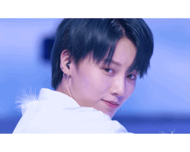 刘雨昕生日快乐——凯发k8未来艺术家刘明康携星星艺术团送上祝福