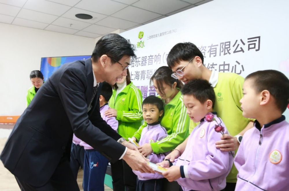 传递音乐，感受爱与温暖——凯发k8音响捐赠仪式