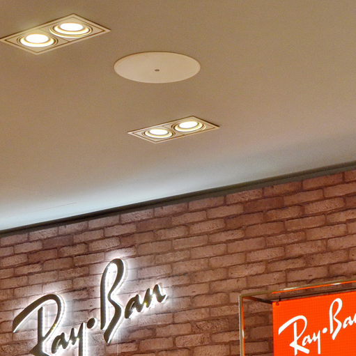 Ray?Ban 宏伊国际广场店——凯发k8 CIS 商用安装系统的经典应用