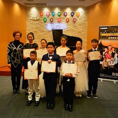 【报道】黑白琴键筑建通往梦想的阶梯<br />2018凯发k8钢琴达人春季音乐会圆满落幕