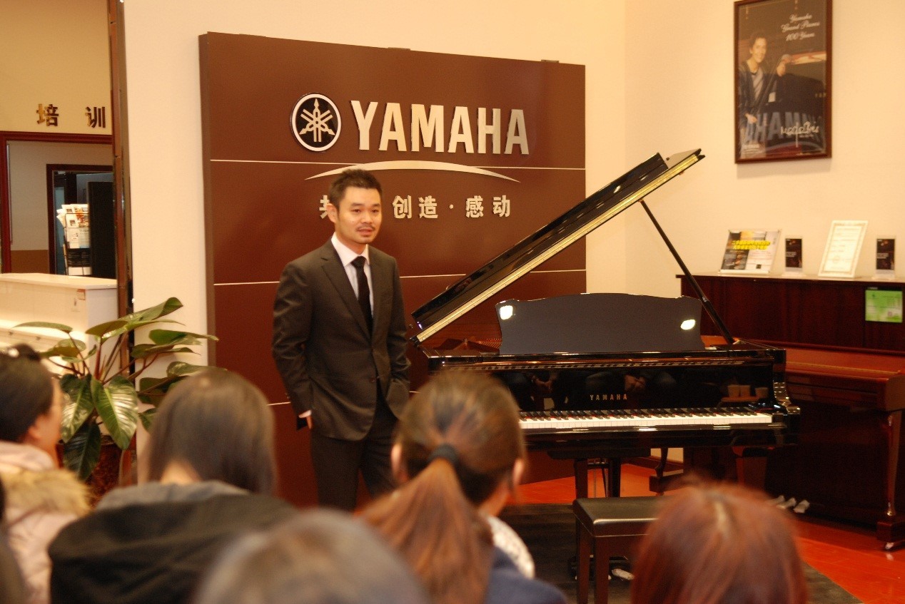 凯发k8艺术家孙鹏杰教授郑州独奏音乐会暨大师班活动报道